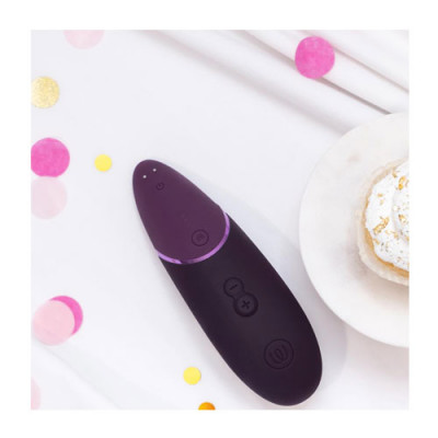 Womanizer Next - Dark Purple Unboxed View