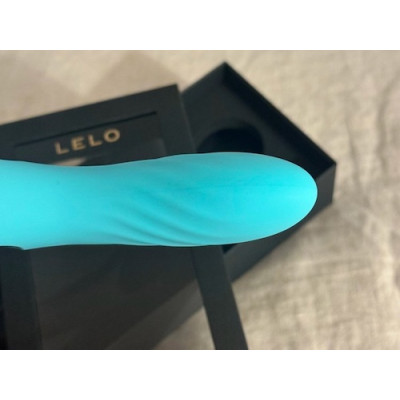 LELO - Switch - Aqua Unboxed View